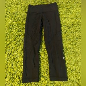 Lululemon crops capris leggings size 2